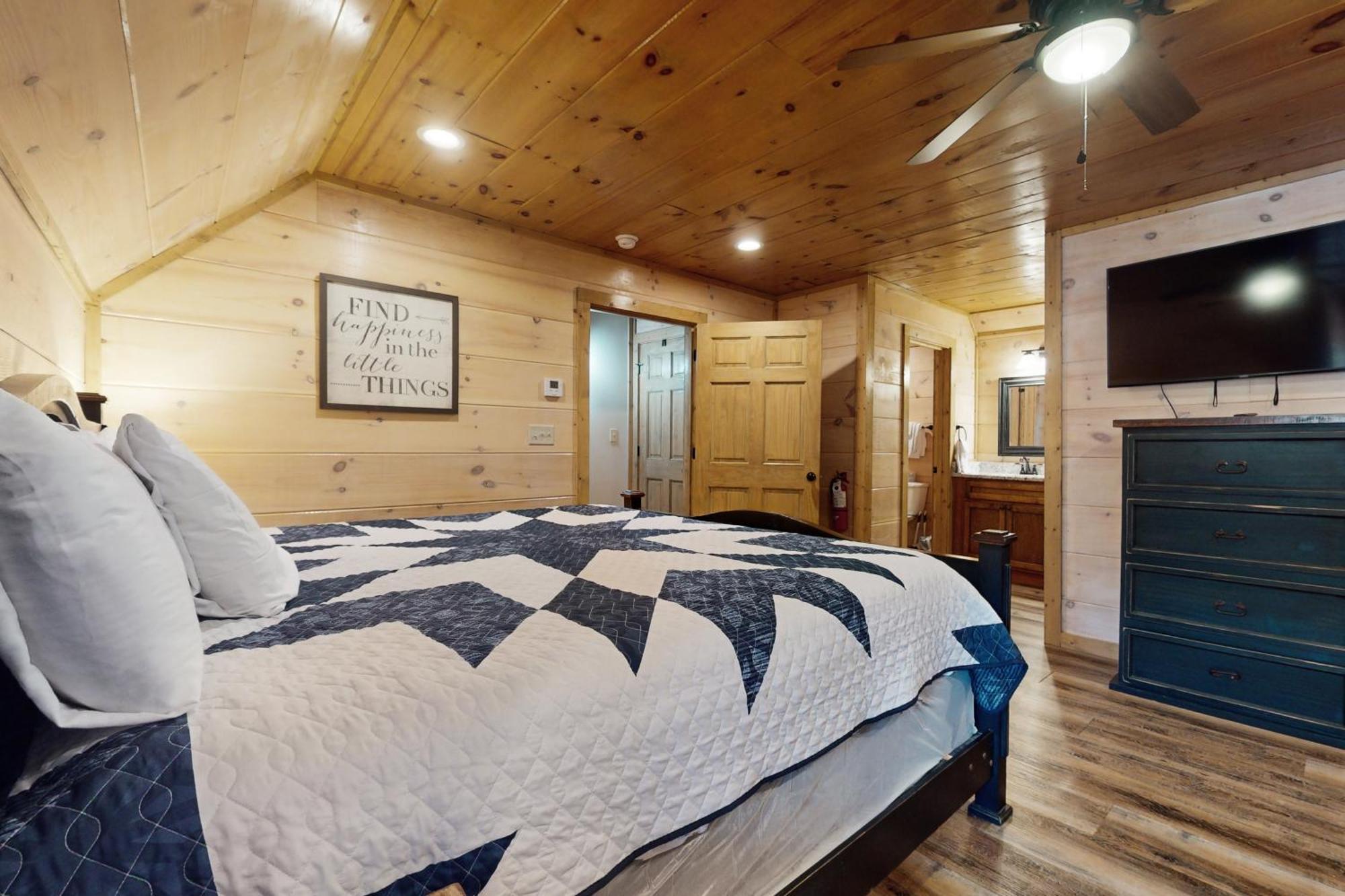 Bear Cove Falls Pigeon Forge Room photo