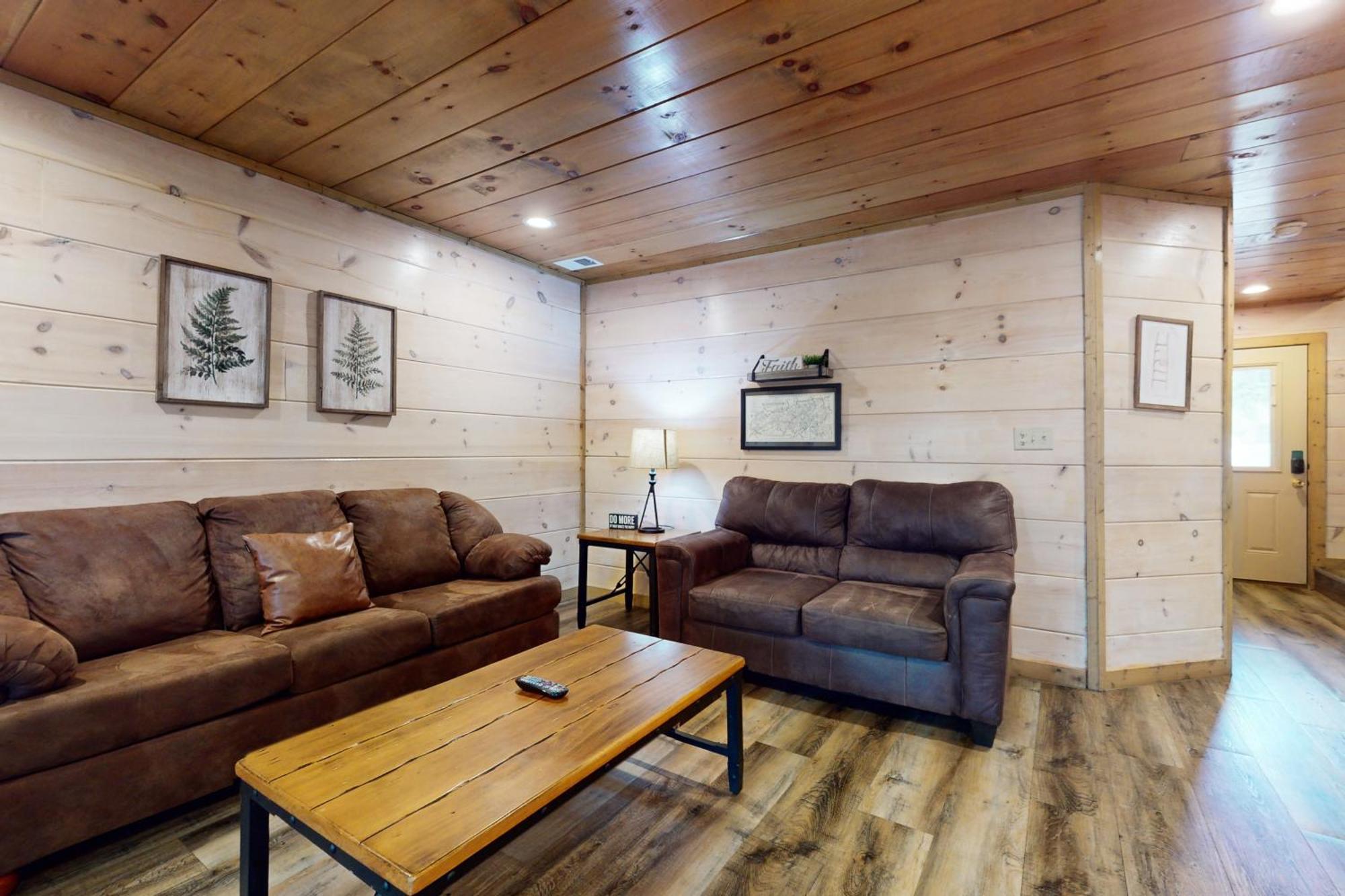 Bear Cove Falls Pigeon Forge Room photo